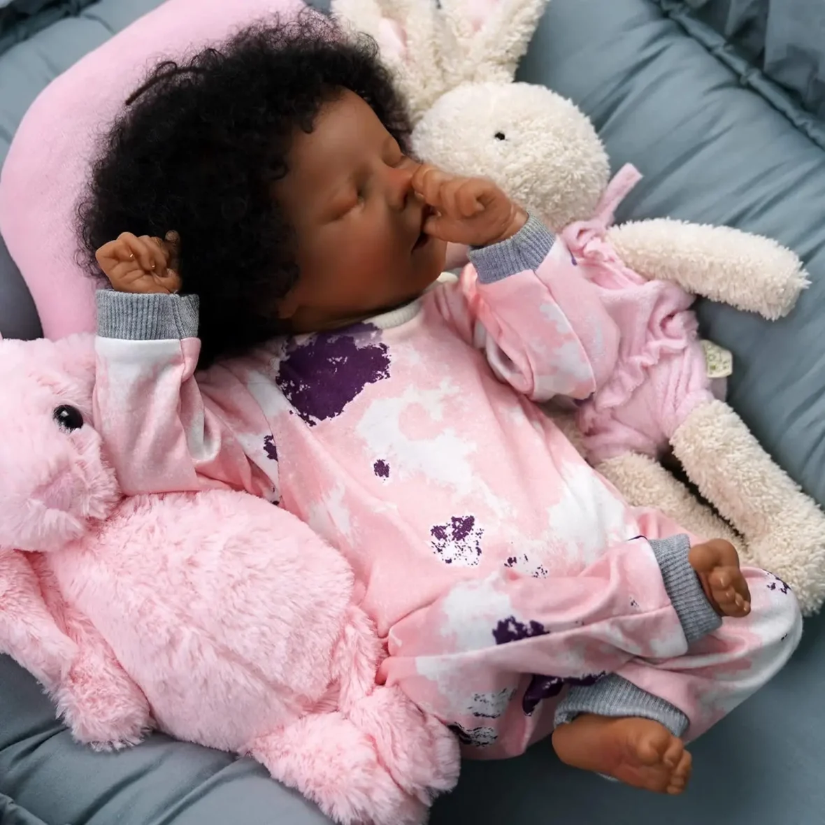 kf-S68229505619542698ec58f9b07e3d129e-Lifelike-Reborn-Baby-Dolls-Black-17Inch-Baby-Soft-Body-Curls-Realistic-Newborn-Baby-Dolls-African-American